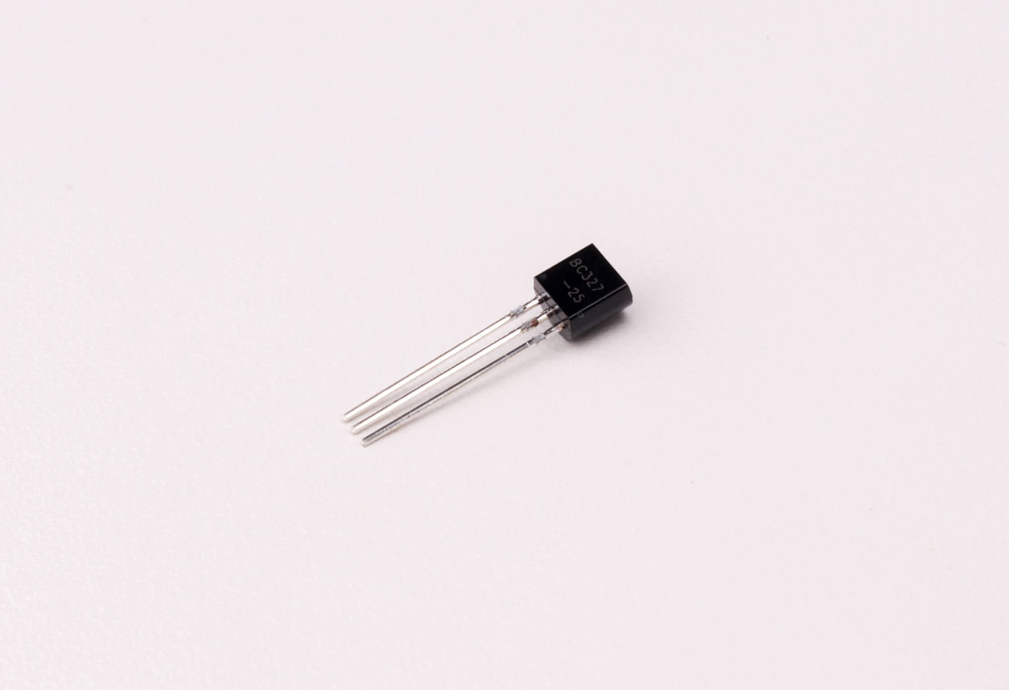 TRANSISTOR PNP 45V 0.8A TO-92 – BC327 – Loja Uninter